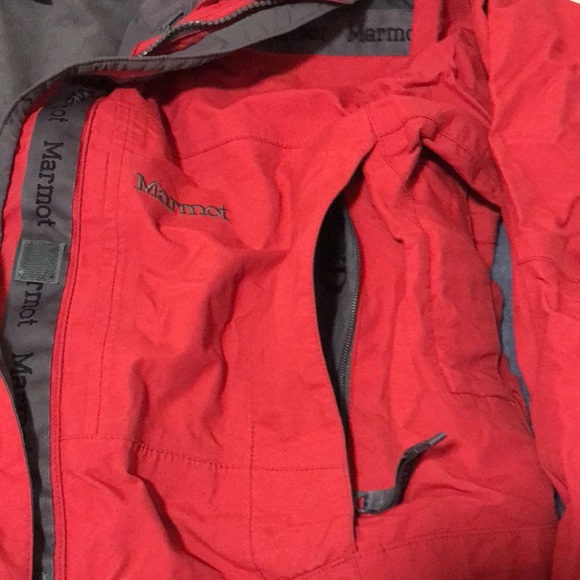 Woman’s size Medium Marmot ski jacket - Picture 3 of 8